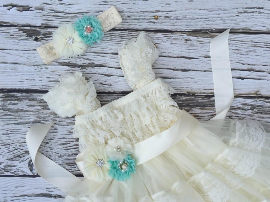 Mariage - Flower girl dress. Girls Ivory lace dress. Toddler dress. Ivory lace girls dress. Country wedding. Ivory chiffon girls dress.