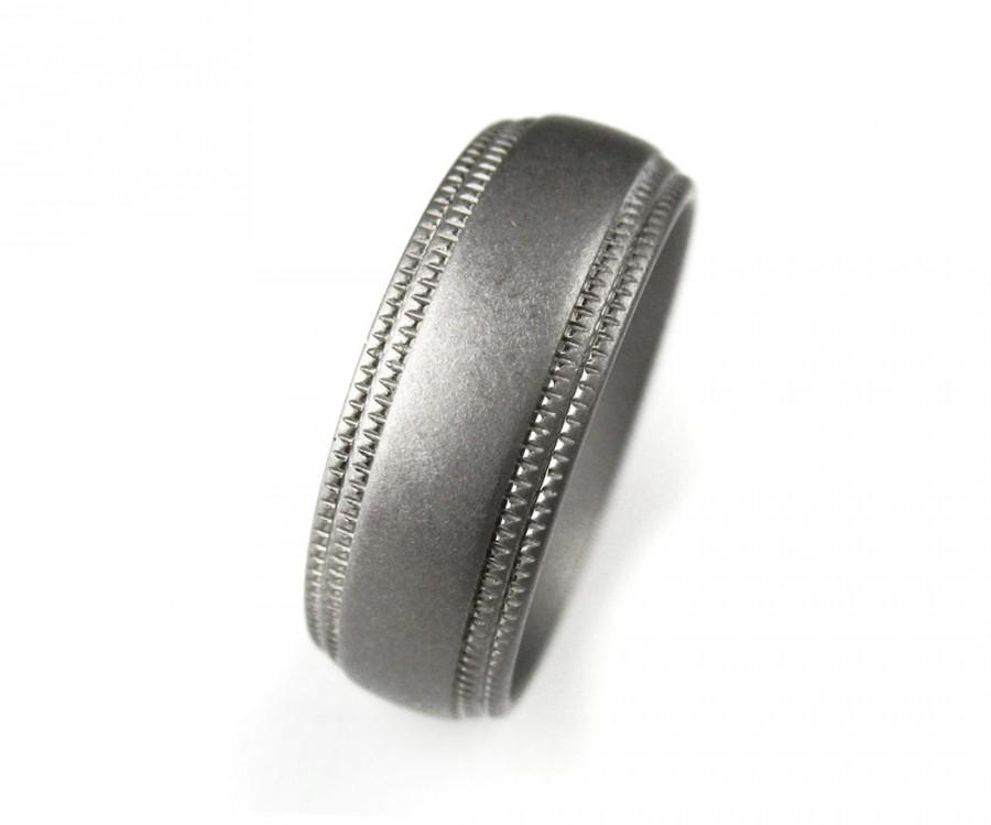 Mariage - Vintage Finish Milgrain Men's Spexton Titanium Wedding Ring 8MM Wide, In Stock And READY TO SHIP