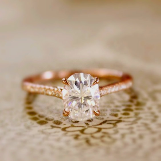 Mariage - 2 carat engagement ring. Rose Gold Engagement Ring.Rose gold Engagement ring Diamond.2 carat oval white Sapphire Ring