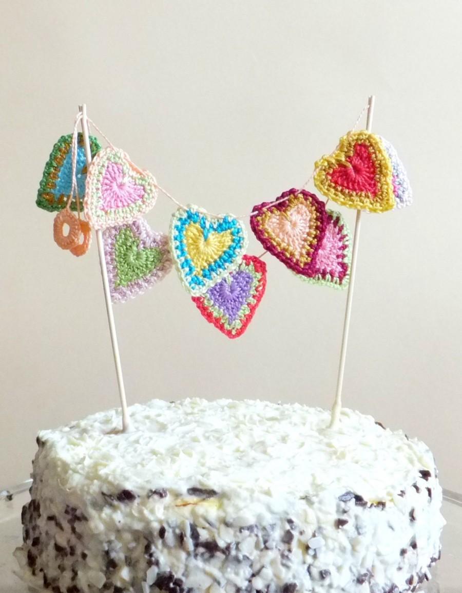 Hochzeit - Hearts cake topper - hearts garland - Valentines day decoration - Wedding cake topper - unique cake topper - mandala hearts - crochet hearts