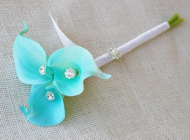 زفاف - Mini Silk Flower Wedding Bouquet - Turquoise Aruba Blue Calla Lilies Natural Touch with Mini Brooch Silk Bridal Bouquet