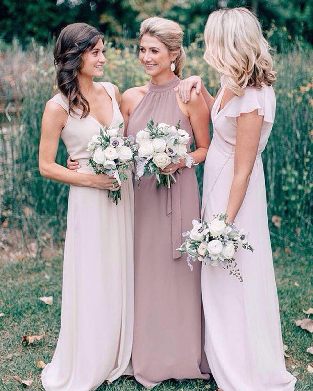 Свадьба - Summer Watkins Ball On Instagram: “Loving The Dusty Mauve And Taupe Palette Of These @joannaaugust Dresses. Check Out This Classic Wedding On The Blog Today! Link In Bio. //…”