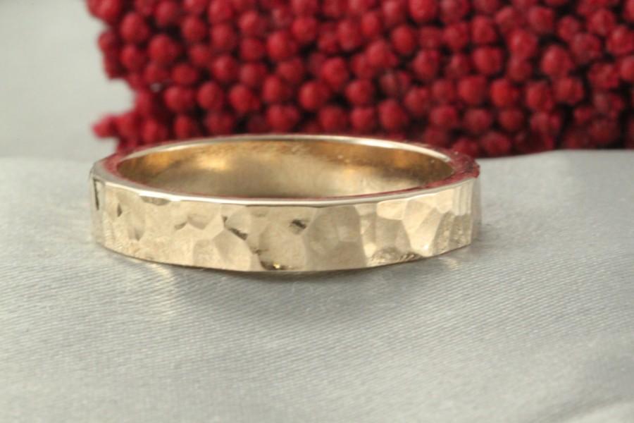 زفاف - Hammerd Gold Wedding Band,Handmade Wedding Ring, GOLD RING,14k Rose Gold Bands,  4mm Wide Gold ring - 14k solid gold ring, Mens Wedding Ring