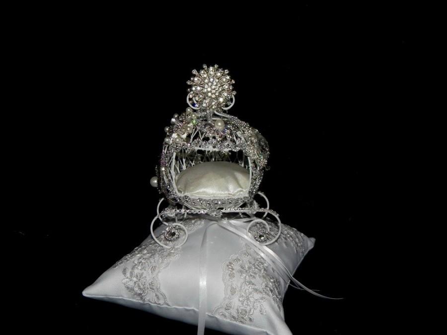 زفاف - Fairy tale Cinderella carriage  ring bearer pillow cake topper centerpiec themed Bridal. shower, birthday, Quinceanera. sweet 16