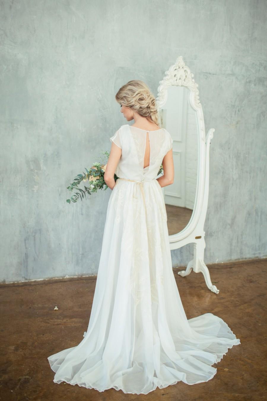 Wedding - Esa / Beautiful high neck wedding dress with exquisite fine golden decor / Boneless