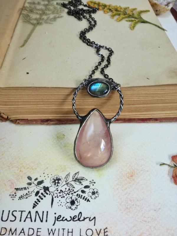 Mariage - Rose Quartz  Necklace, QUARTZ  Necklace, Labradorite necklace. Bohemian jewelry,Healing Crystals and stones, Vintage, bridesmaid gift