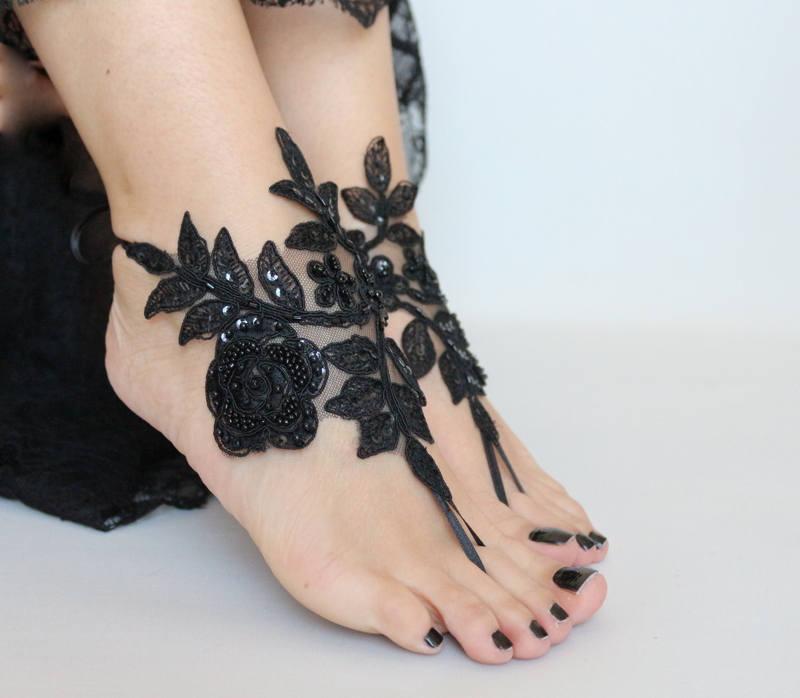 Mariage - ivory or black Beach wedding barefoot sandals bridesmaid gift bridal beach shoes gothic beach accessory, steampunk, bellydance - $29.90 USD