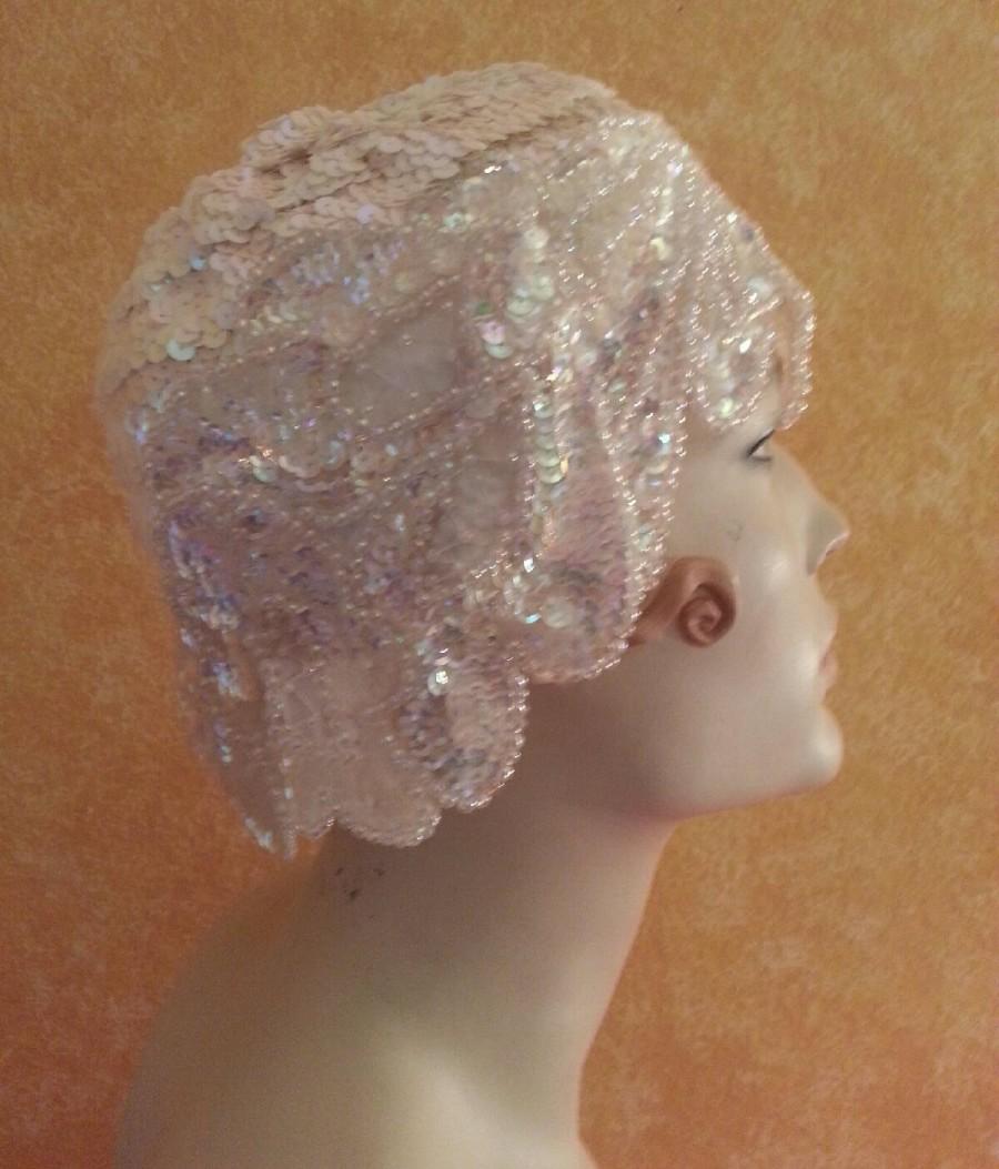 Hochzeit - Gatsby Roaring 20's Flapper Style Iridescent White Sequined Headpiece Hat  Bridal Wedding Costume Historical Party Club Burlesque