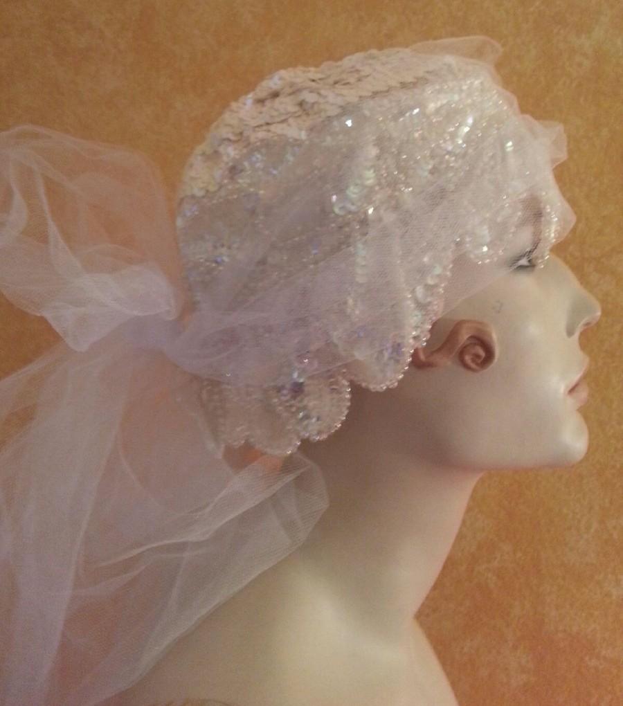 Hochzeit - Gatsby Roaring 20's Flapper Style Iridescent White Sequined Headpiece/Hat & Veil Set Bridal Wedding Costume Historical Party Club Burlesque