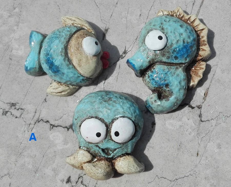 Свадьба - Three magnets seahorse, mackerel and fish to hang on the refrigerator in chalk paintings and hand-antiqued magnets gypsum sea