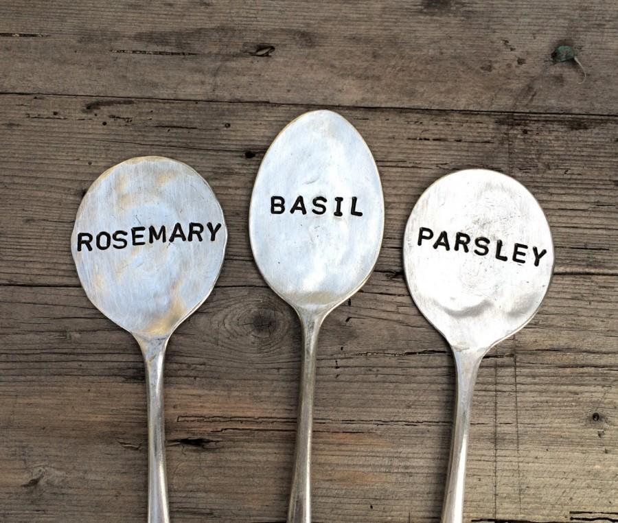 Свадьба - 3 Vintage Hand Stamped Flattened Silver Spoon Herb Garden Pot Plant Markers. Up-cycled Personalized Cutlery Gift . Eatcreations.