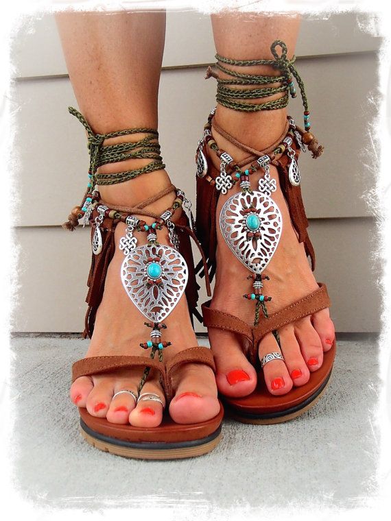 Mariage - Khaki NATIVE BAREFOOT Sandals Earthy Tribal Toe ANKLETS Eternal Knot Gypsy Sandals Garden Wedding Toe Ankle Bracelet Nature Jewelry GPyoga