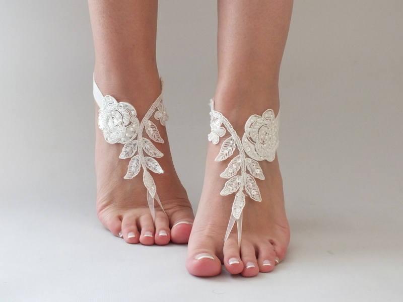 Hochzeit - Free Ship White or ivory lace barefoot sandals Beach wedding barefoot sandals, Flexible wrist lace sandals - $25.00 USD