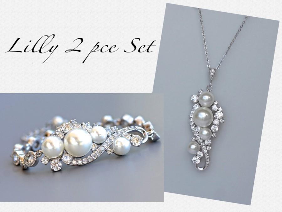 Hochzeit - Bridal Jewelry Set, Bracelet & Necklace Set, Crystal and Pearl Wedding Jewelry Set,   LILLY