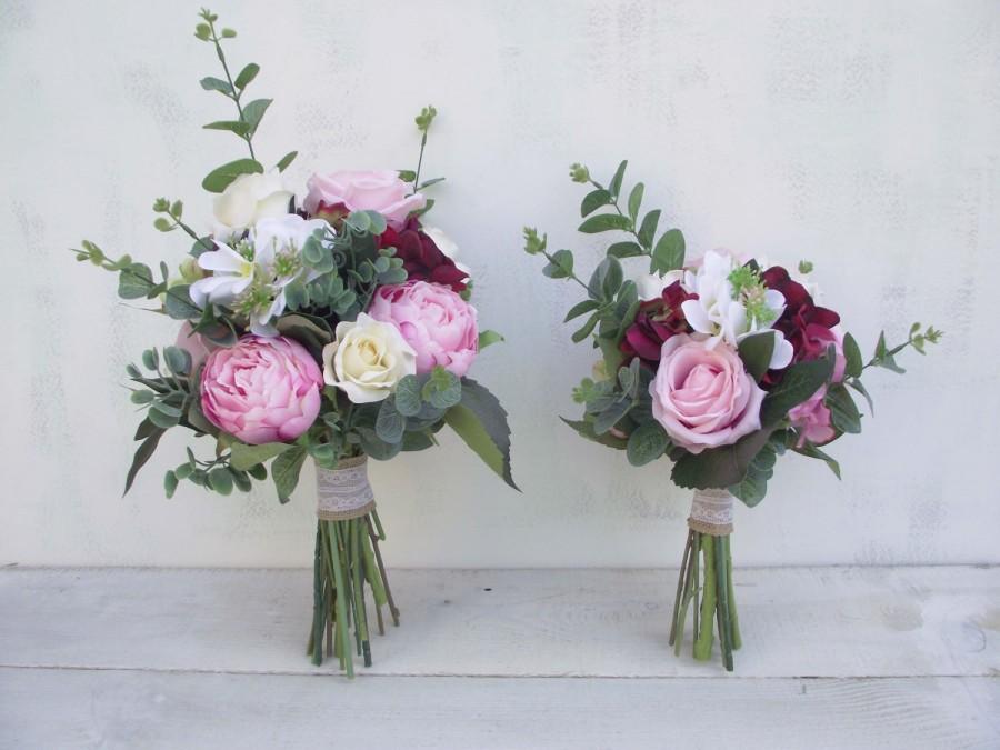 wedding flowers for bride and bridesmaid