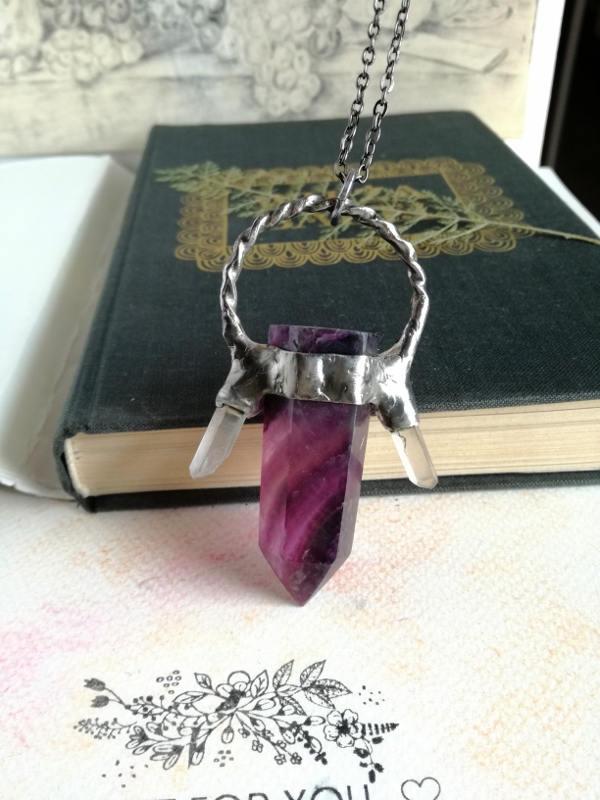 Mariage - Raindbow Fluorite, Fluorite Necklace, Fluorite Crystal Pendant, Raw Fluorite Crystal Point, Healing Crystals and stones, Purple necklace