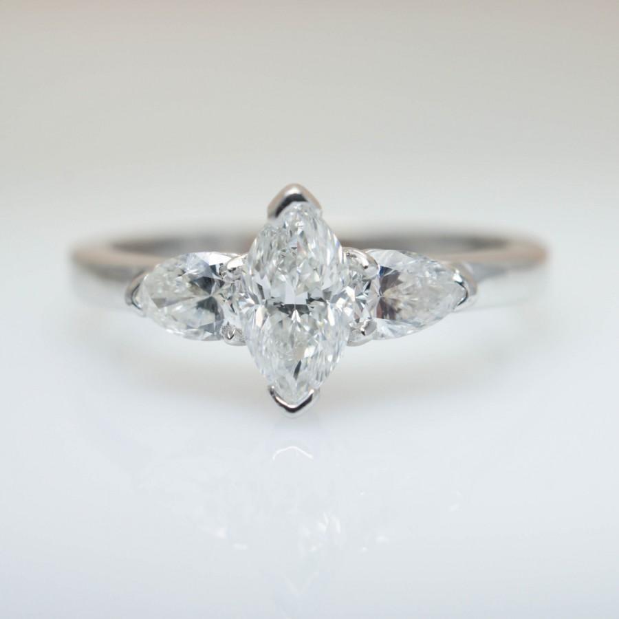 زفاف - Vintage Dainty Marquise and Pear Cut 3 Stone Engagement Ring 14k White Gold Vintage Engagement Ring Petite Triangle Diamond Wedding Ring