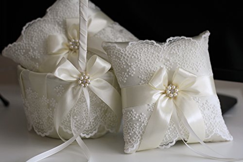 Mariage - Lace Wedding Pillow, Ivory Wedding Basket, Ivory Flower Girl Basket, Ivory Ring Bearer Pillow, Beige Wedding Pillow Basket Set, Lace Bearer