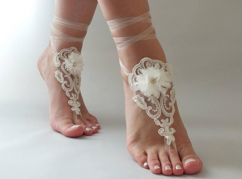 زفاف - FREE SHIP Ivory lace barefoot sandals Flowers wedding sandals, Bridal Lace Shoes Beach wedding barefoot sandals, Lariat sandals, Bridesmaid - $25.90 USD