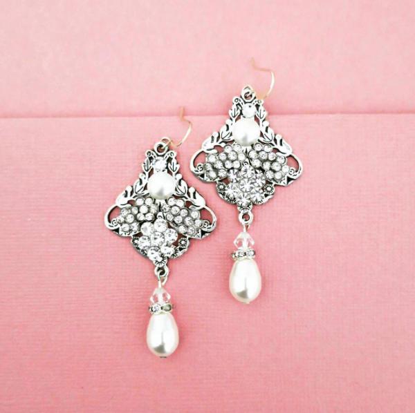 زفاف - Crystal Bridal Earrings Chandelier Wedding Earrings Swarovski Pearl Bridal Earrings Paige Earrings Bridal Jewelry Vintage Flower Art Deco - $55.00 USD