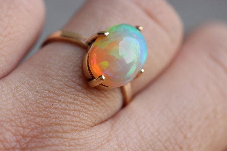 زفاف - 18K yellow gold ring - Opal engagement ring - Anniverary gift - October birthstone ring - Prong ring - Gift for her