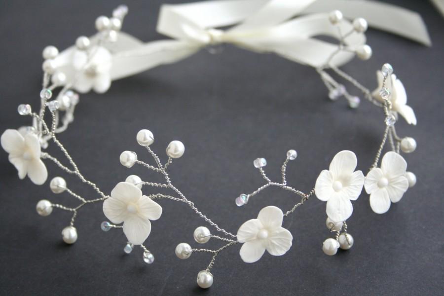 Hochzeit - Wedding flower crown, Bridal flower crown, Wedding crown, Bridal crown, White crown, Bridal Headpiece, Wedding tiara, Flower crown,