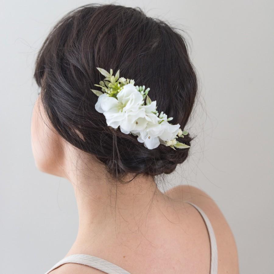 Свадьба - Ivory Flower Comb- Bridal floral comb- Winter Wedding Headpiece - Bridal Comb- Romantic Hair Accessory