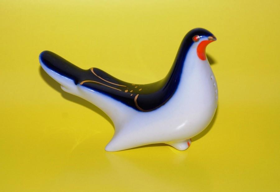 Wedding - Vintage Porcelain Сhicken Salt and Pepper Shakers Made USSR  bird  Good Luck  Porcelain Painted  Home Decor  Treasures