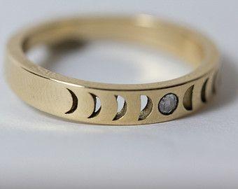 Hochzeit - Bisclavret Moonphase Ring In Sterling Silver With A Rainbow Moonstone / Moon Phase Stacking Ring / Moonstone Ring / Wolf Moon