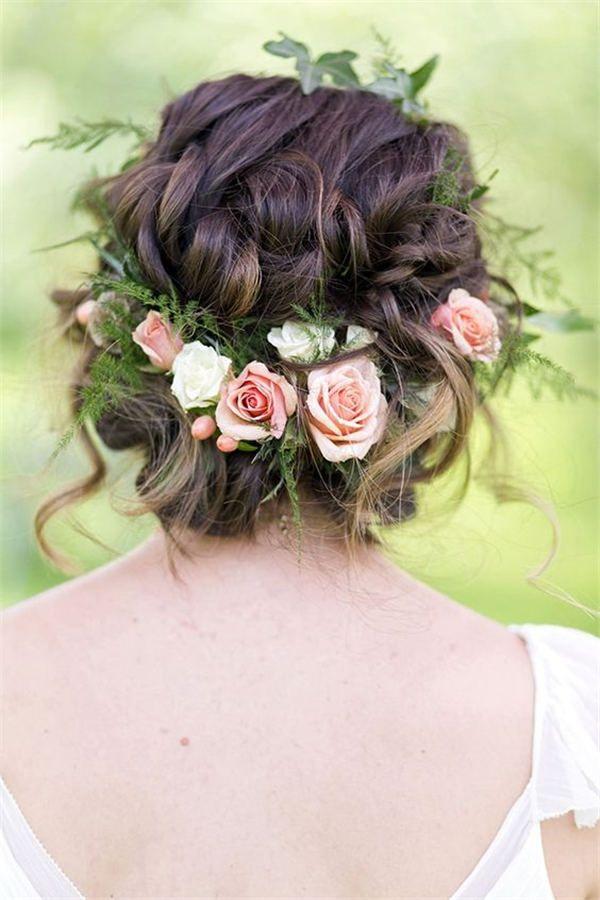 Mariage - 18 Wedding Updo Hairstyles With Greenery Decorations