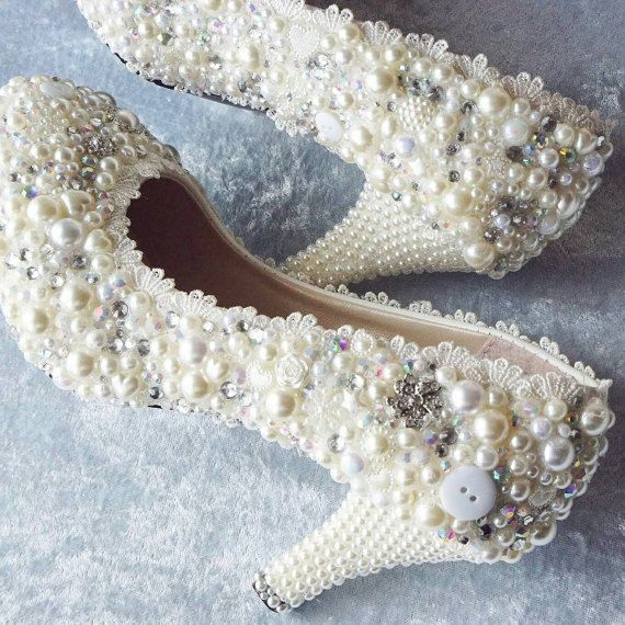 Hochzeit - Wedding Shoes, Pearl Shoes,bridal Shoes, The Bride,wedding, Bride Shoes, Ivory Shoes, Shabby Chic, Marie Antoinette