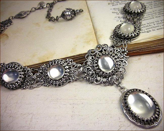 Свадьба - Crystal Victorian Bridal Necklace, White Wedding Jewelry, Renaissance Necklace, Bridesmaid Jewelry, Marie Antoinette Costume, Ready to Ship