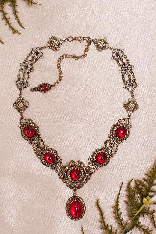 Mariage - Red Medieval Necklace, Ruby Necklace, Victorian Necklace, Renaissance Jewelry, Ren Faire, Wedding, Pagan Bride, Handfasting, Lucia Collar