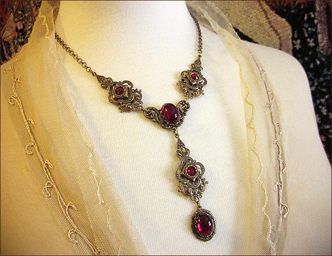 Wedding - Red Renaissance Necklace, Medieval Jewelry, Garnet, Clover, Medieval Necklace, Tudor Jewelry, Renaissance Wedding, Ready to Ship