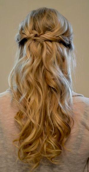 Свадьба - Perfect Half Up Hairstyle Idea - Lovable Cluster
