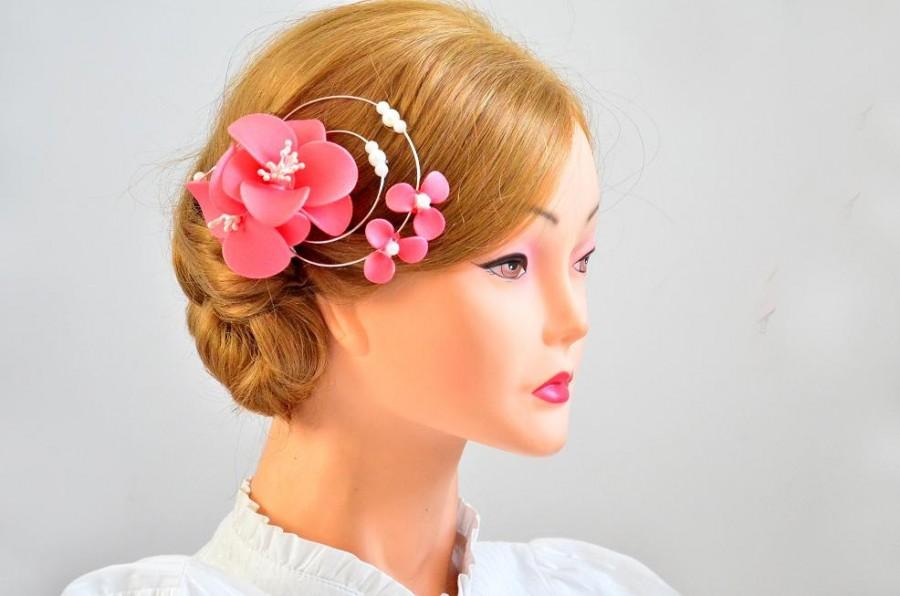 Hochzeit - Coral fascinator Pink headpiece Flower hair comb Bridal fascinator Bridesmaid hair flower Wedding headpiece Flower girl Hair comb