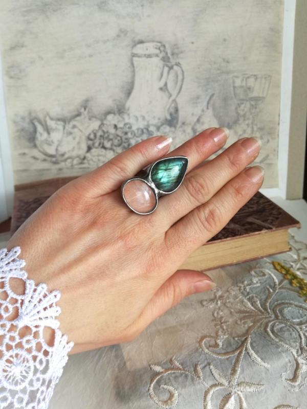 Свадьба - LABRADORITE Ring, Rose Quartz, Quartz Ring, Shine labradorite, Silver tin, Adjustable ring, Vintage ring, bridesmaid gift, wedding gift