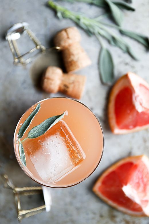 زفاف - Grapefruit And Sage Champagne Cocktails
