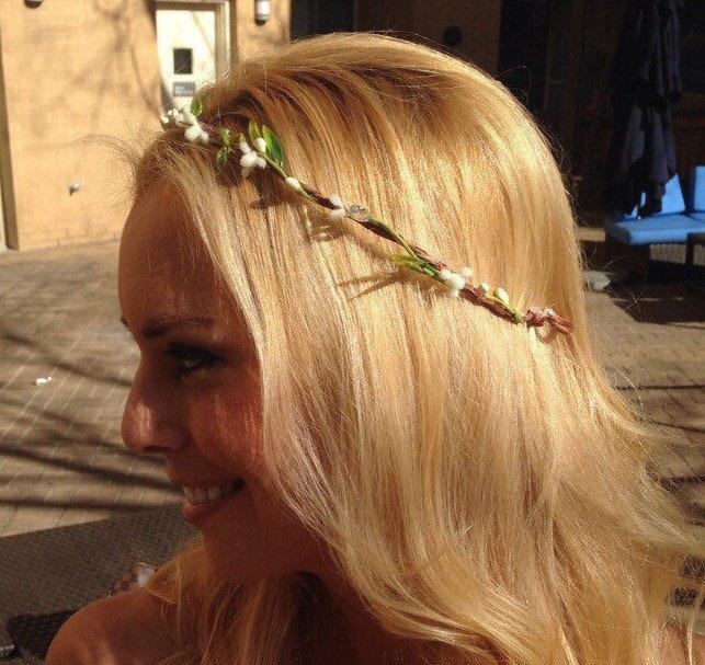 Hochzeit - Boho flower crown. Woodland Floral headband. simple bridal crown. Bridesmaid flower crown. Rustic wedding. Boho flower accessory.