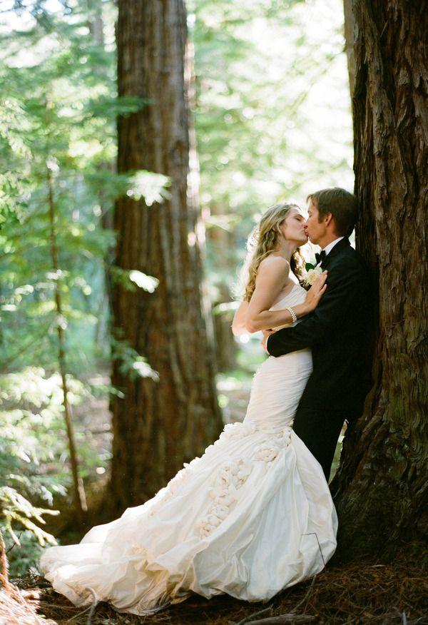 زفاف - 20 Enchanting Wedding Photo Ideas For Woodland Brides