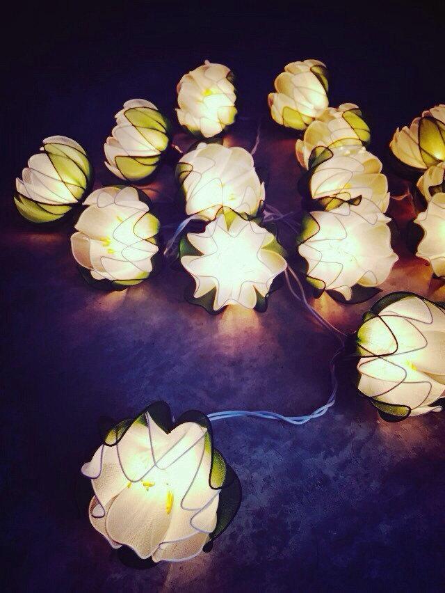 Wedding - 20 Bulbs White Lotus flower with leaf string lights for Patio,Wedding,Party and Decoration