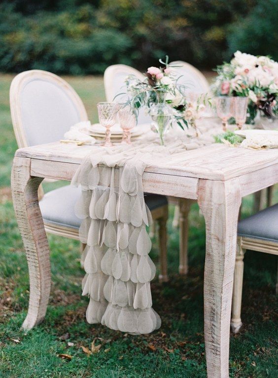 Wedding - 60 Wedding Table Runners That Will Wow Your Guests
