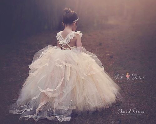 Mariage - Couture Flower Girl And Special Occasion Dresses, Custom Tutus, Pettiskirts, Rompers, Accessories And Decor - Store