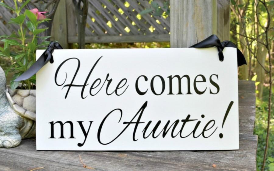 Wedding - Here come my Auntie! 