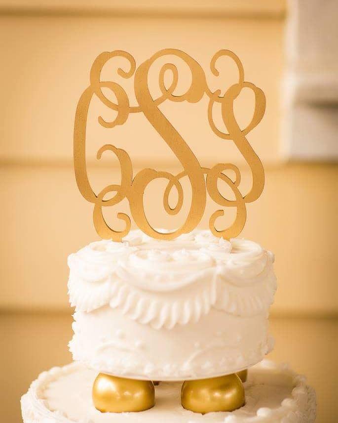 Hochzeit - Wedding Cake Topper - Monogram Cake Topper - Bride's Cake - Initial Cake Topper - Painted