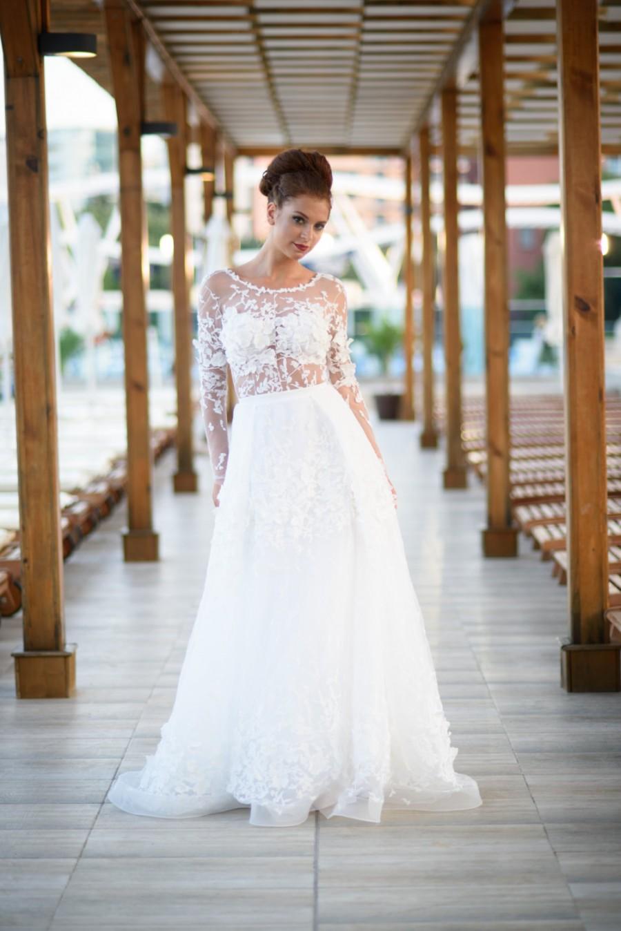 زفاف - Sexy bohemian wedding dress with low back, Handmade wedding dress in white, Long wedding dress, Floral wedding dress in unique boho style