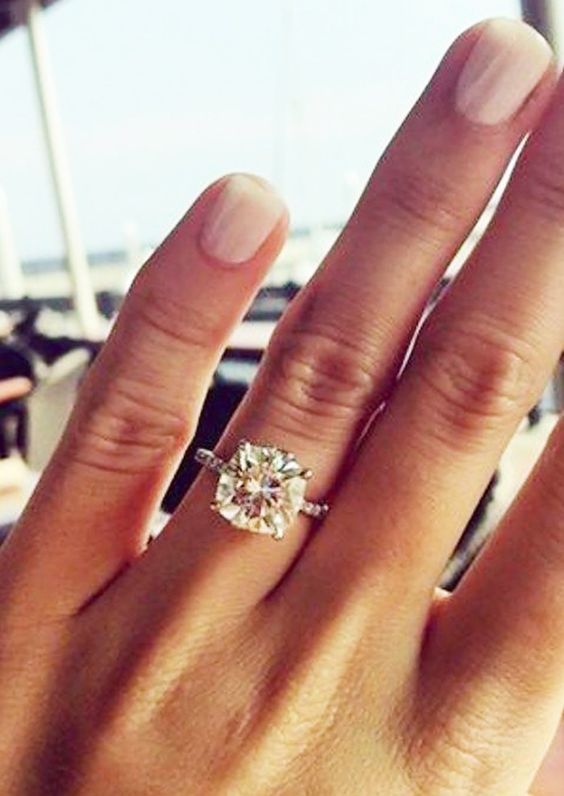 Hochzeit - Engagement Ring Photos That Blew Up on Pinterest via @WhoWhatWearUK 