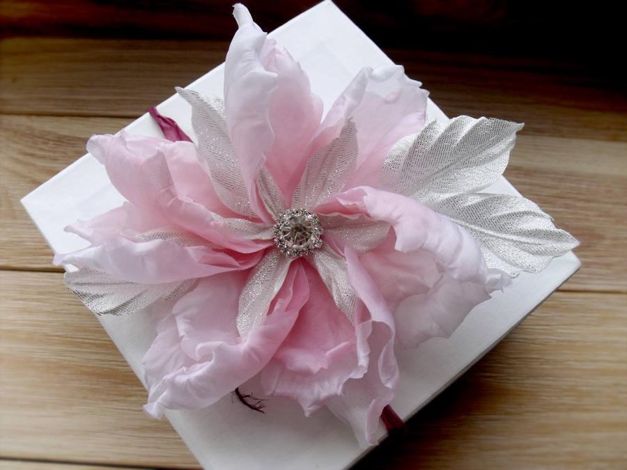 Mariage - Flower of silk,flower for bride,hair ornament,silk flower wedding,silk flower in hair,handmade flower,bride decoration,wedding decoration