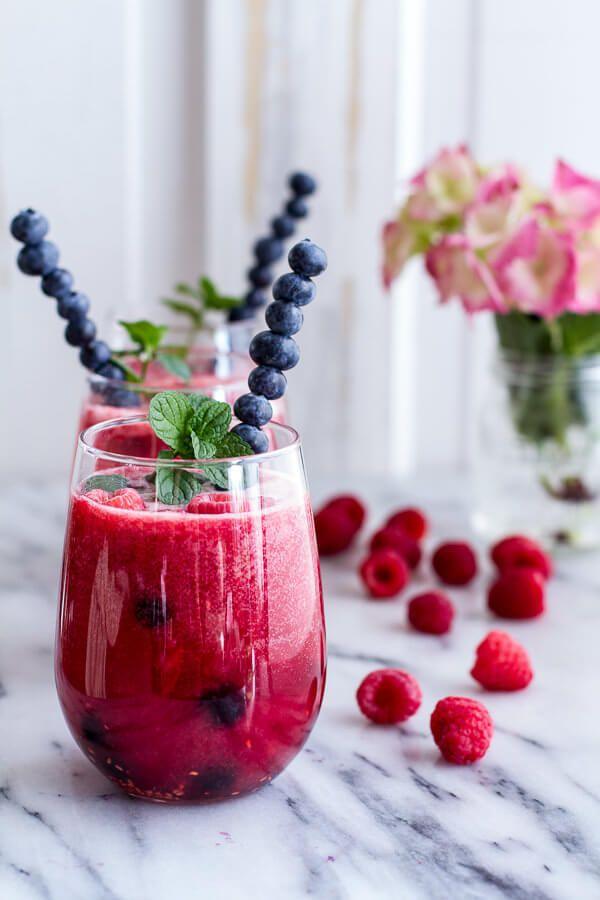 Mariage - Raspberry-Rhubarb Bellini Smoothie With Blueberries (Virgin...or Not So Virgin)