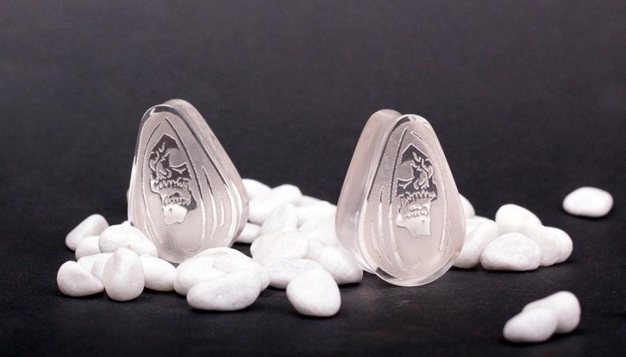Wedding - Acrylic teardrop plugs - drop plugs - engraved custom teardrop gauges - ear plugs - ear gauges - acrylic gauges - 25mm 30mm 32mm 35mm 40mm